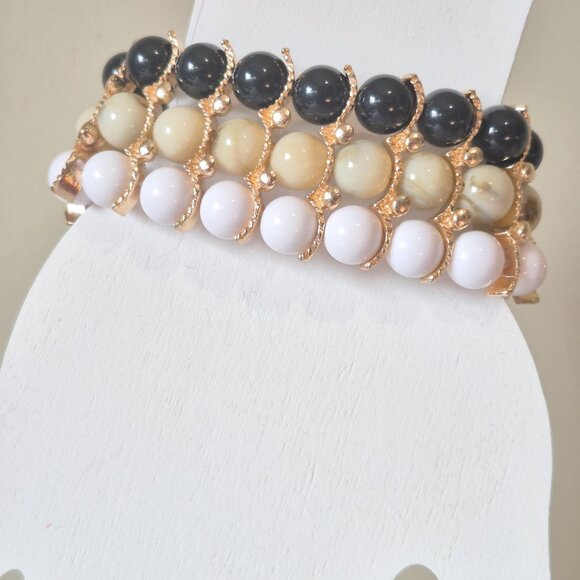 NIB Tan, Black White and Gold Beaded Bracelet - Picture 6 of 6